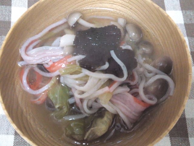 レタスと海苔の中華風スープ