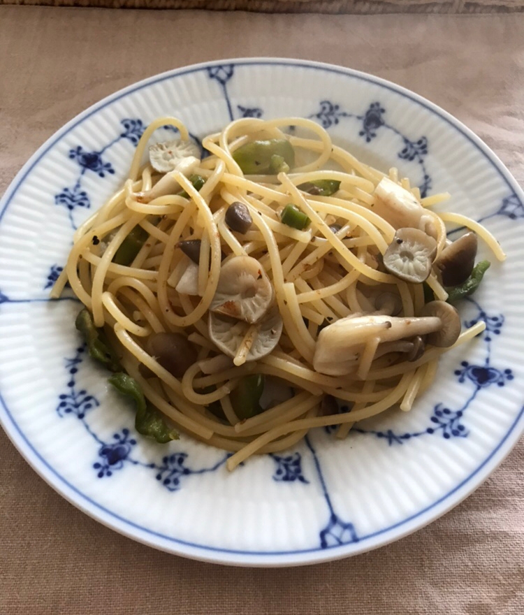 しめじとピーマンのパスタ