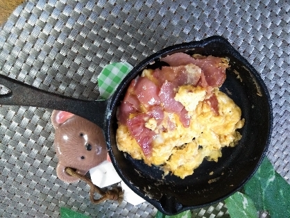 今日も暑いので、朝からがっつり食べてガンバ～♪家にあるもので、作り卵の味付け後でするの美味しかったです＼(^_^)／