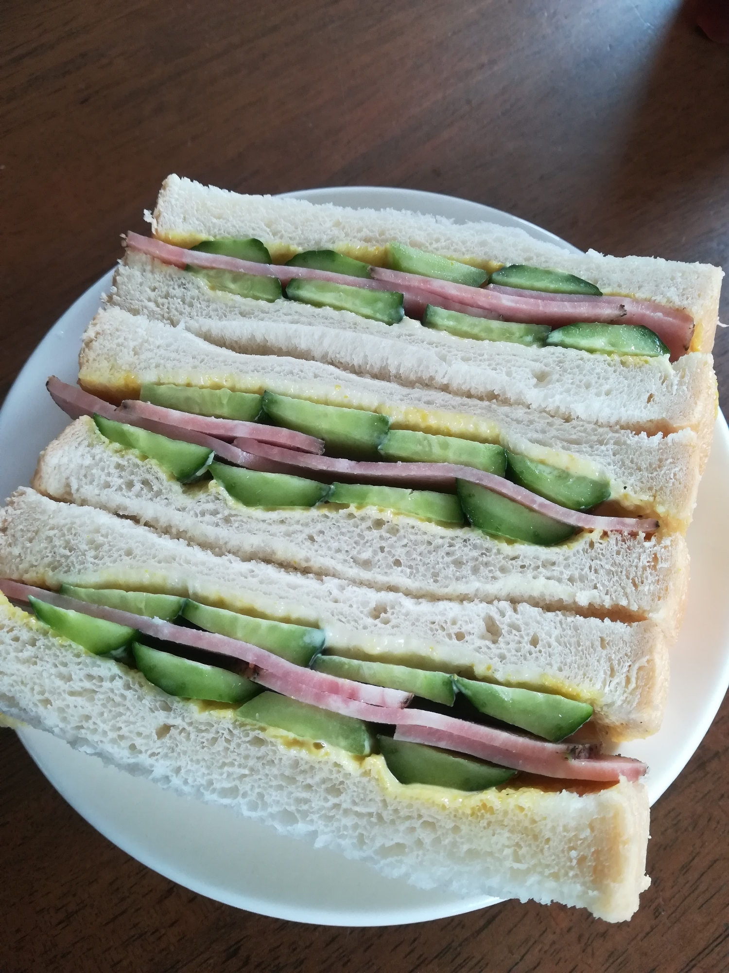 パストラミハムのサンドイッチ