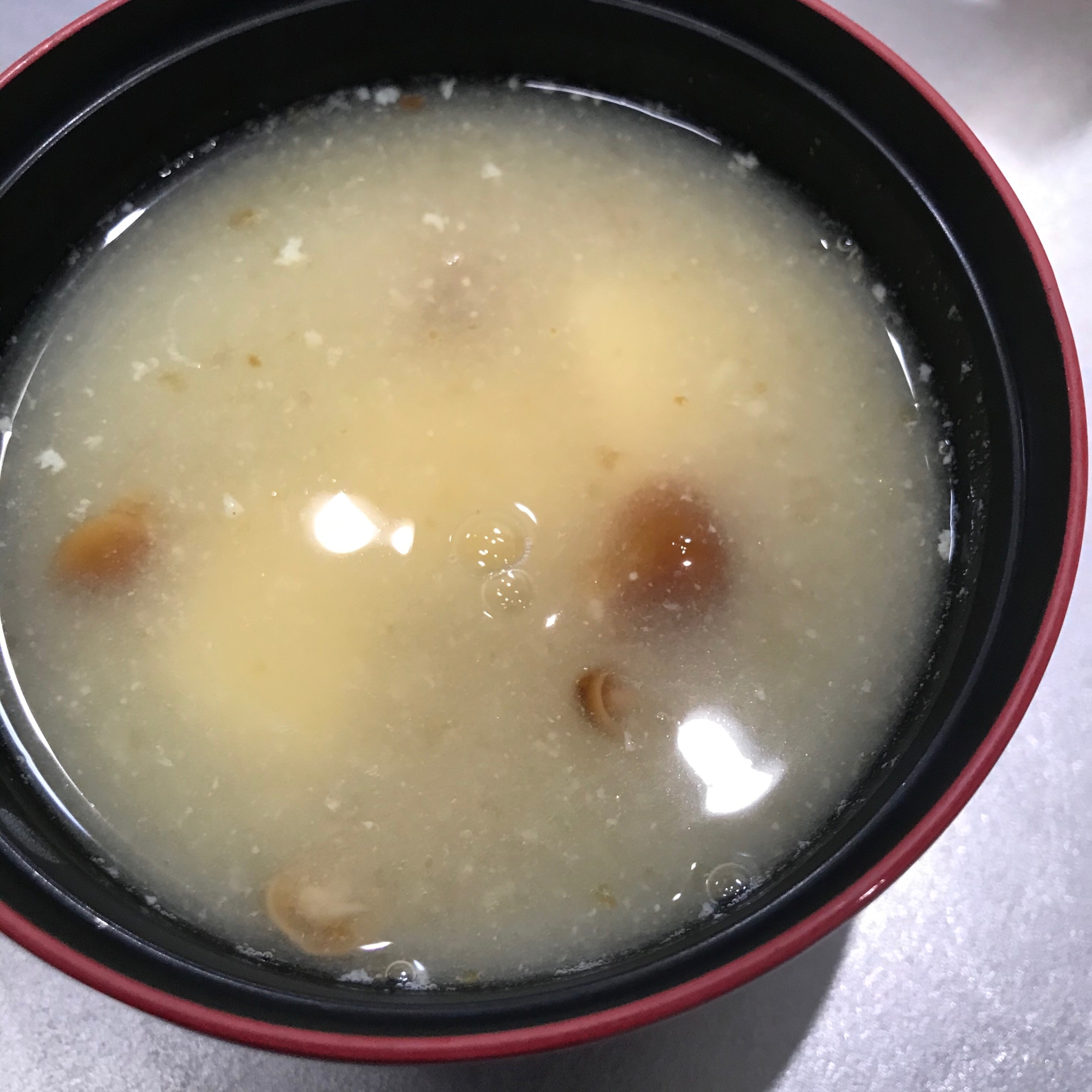 なめこと豆腐の味噌汁