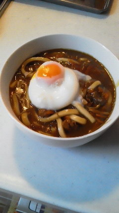 こんばんわ♪
カレーうどんを楽しみに、カレーを作りました❤やっぱり生姜がいいですね～今日は温玉をトッピングして少しリッチな気分～♪
ご馳走さまでいた☆