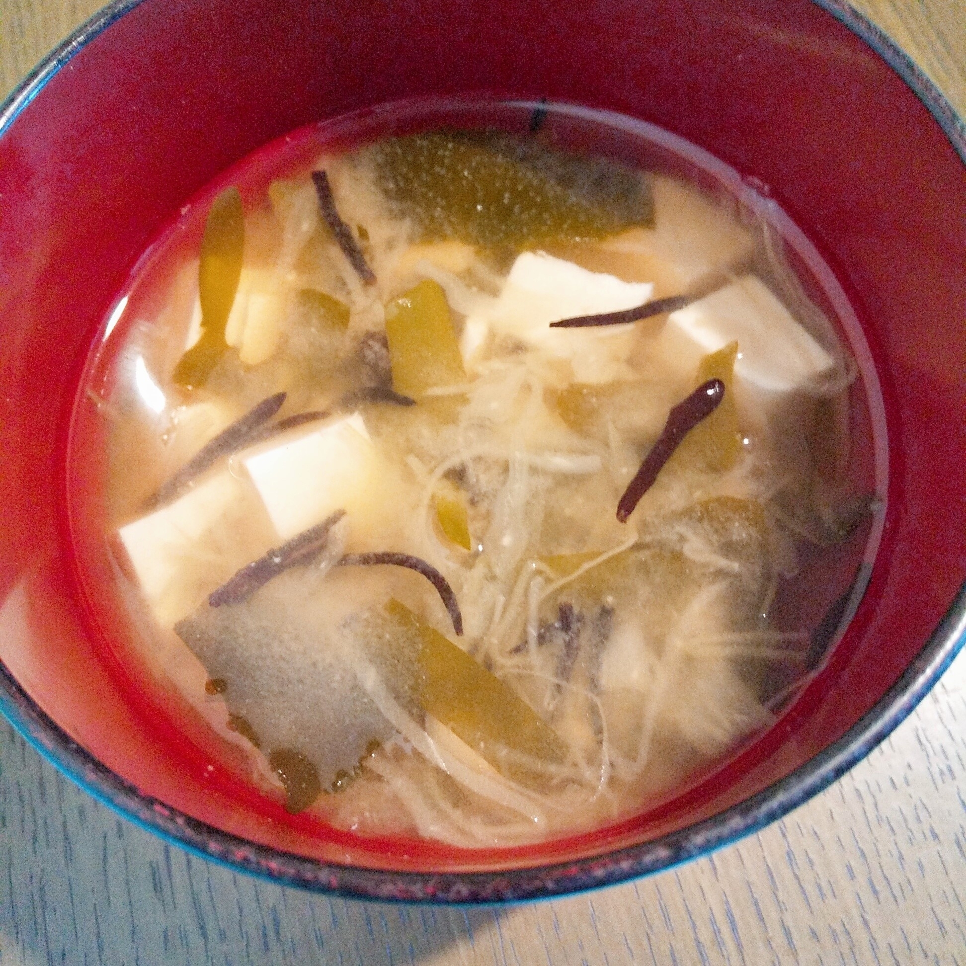 豆腐＆キャベツ＆海藻のお味噌汁
