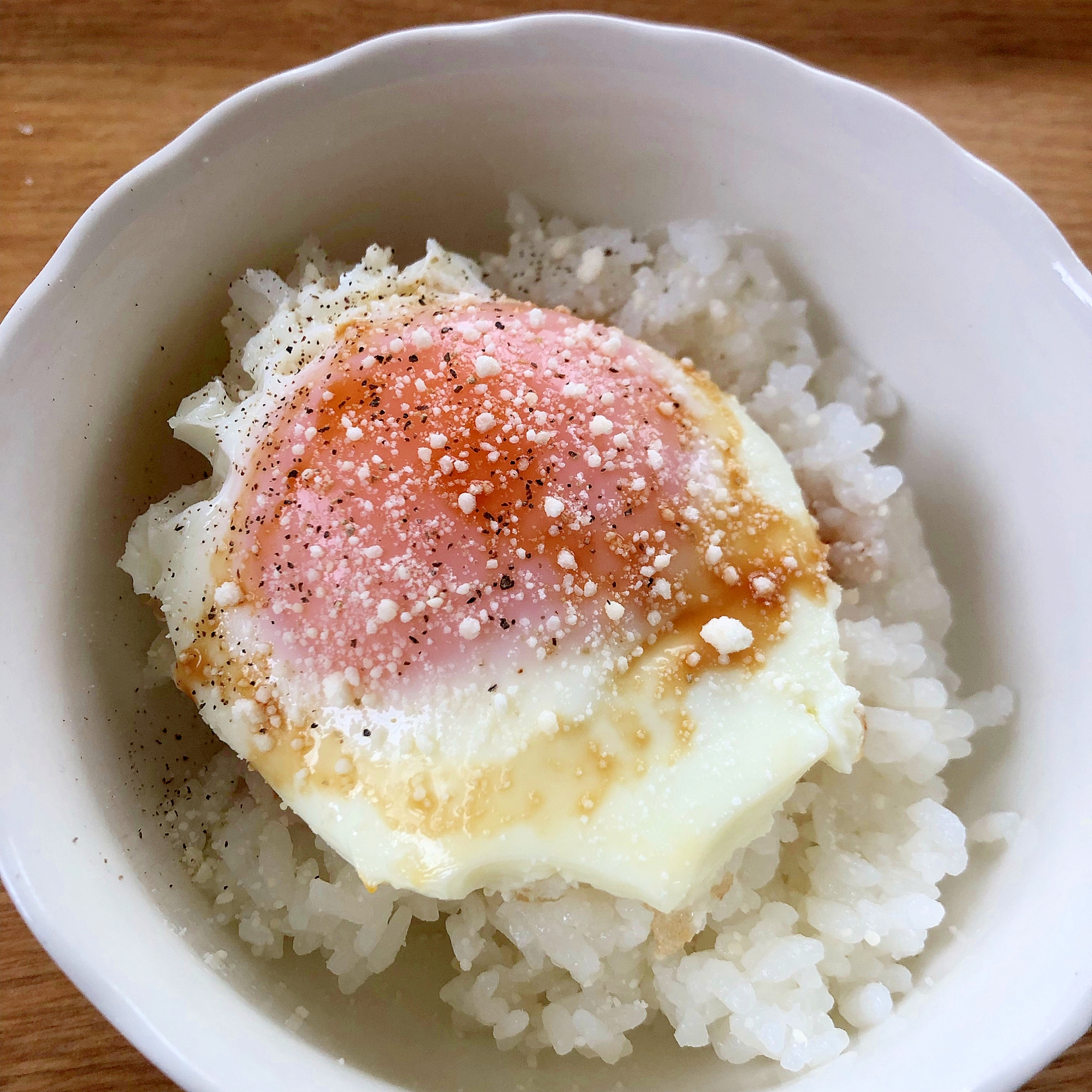 半熟目玉焼きの洋風丼