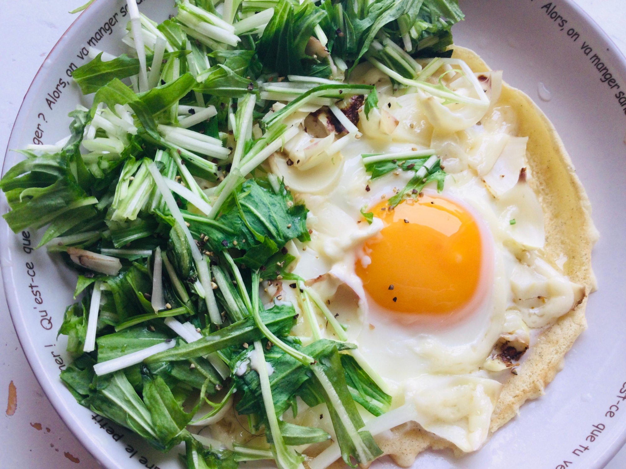 ユリ根と水菜の目玉焼きクレープ