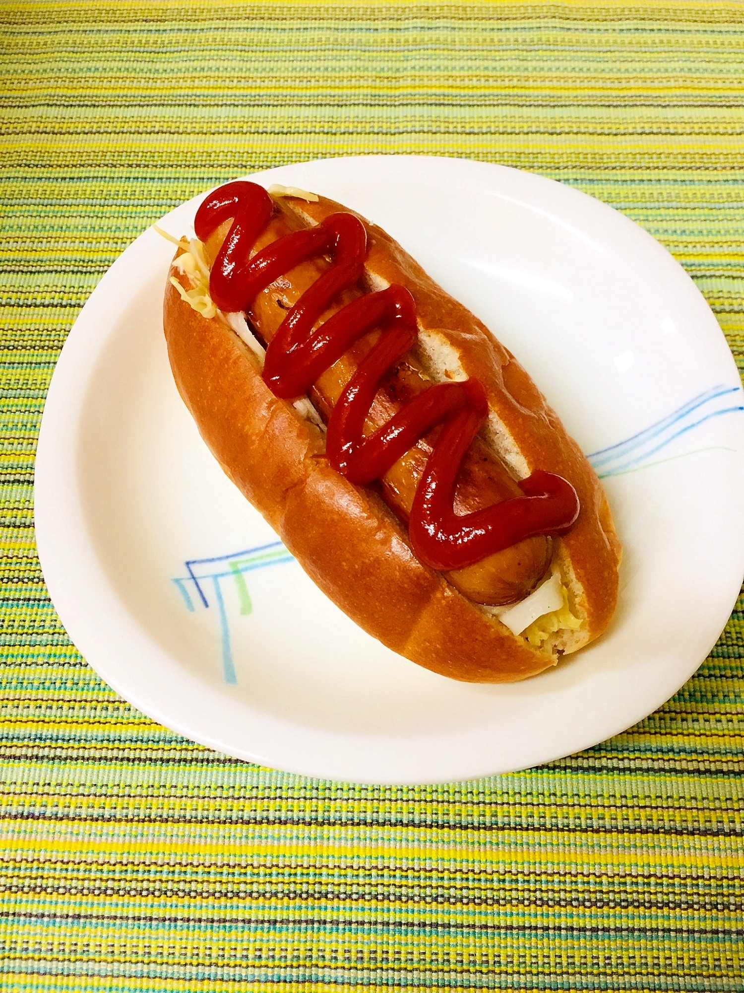 キャンプに！フランクフルトとキャベツのホットドッグ