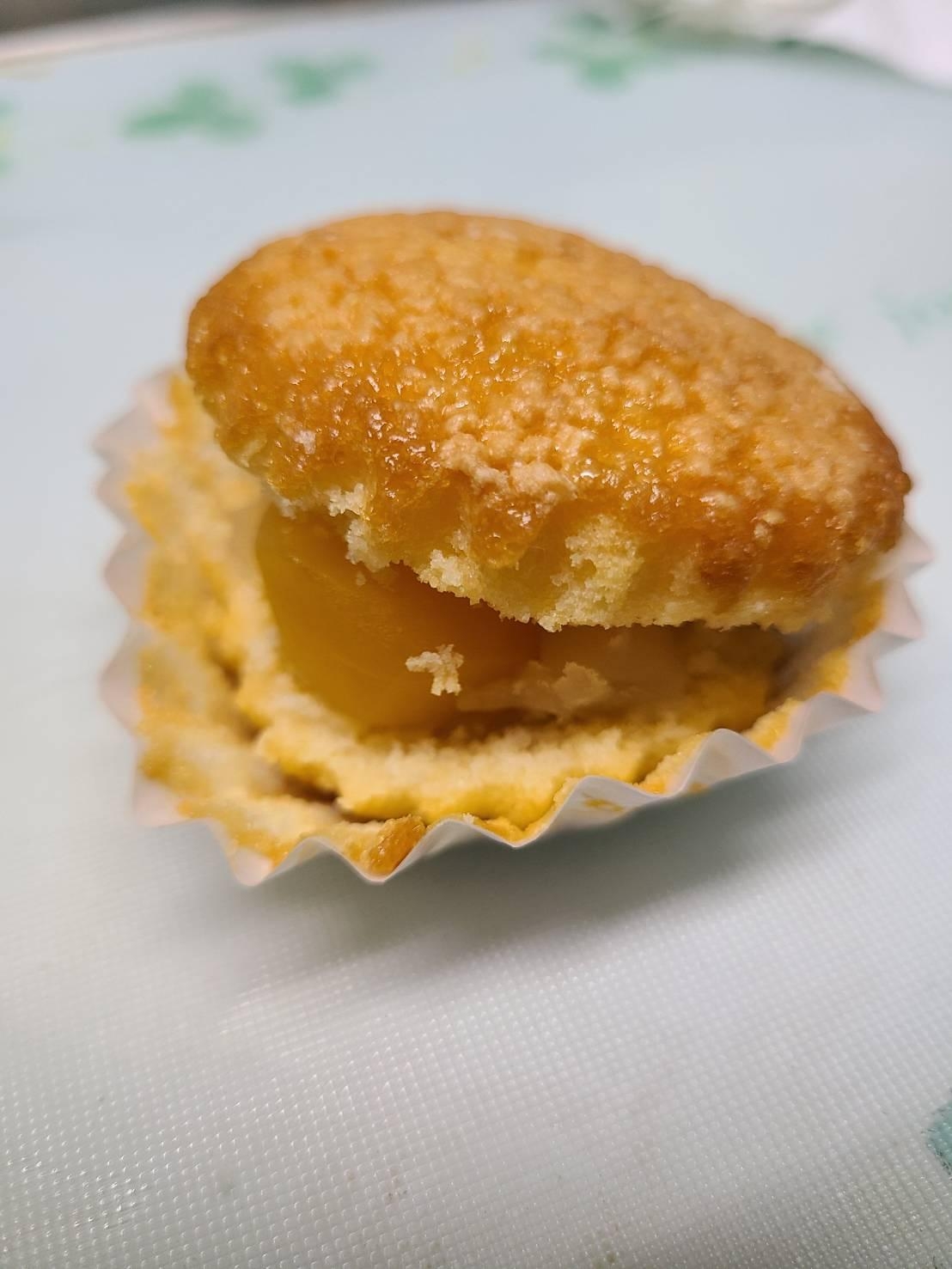 簡単なのにオシャレ♪栗甘露煮白あんマドレーヌサンド