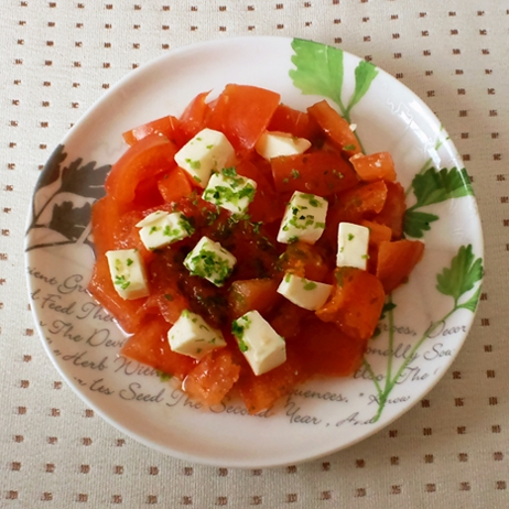 簡単♪トマトとチーズのサラダ