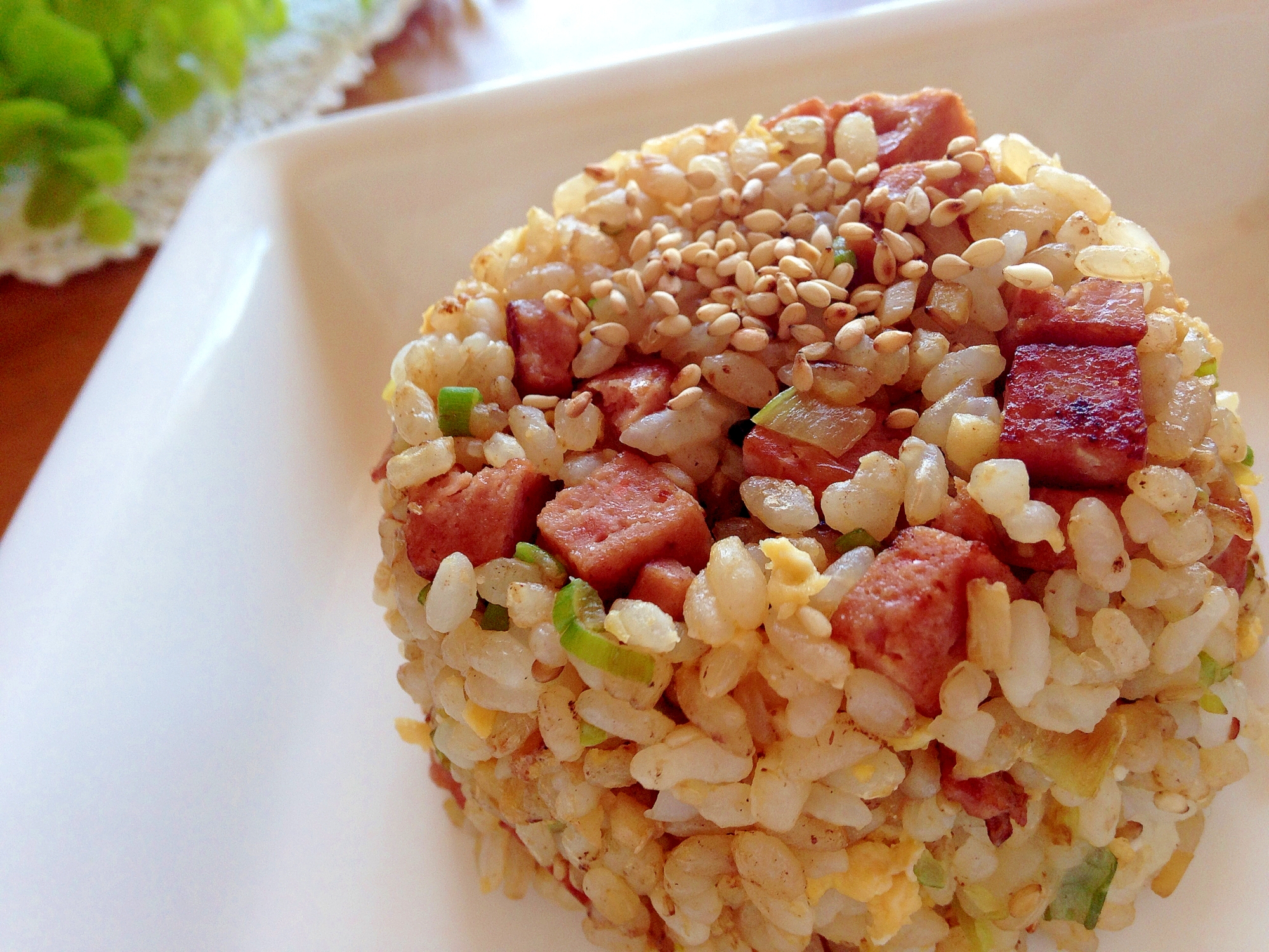 卵1個で作る！厚切りハムの炒飯