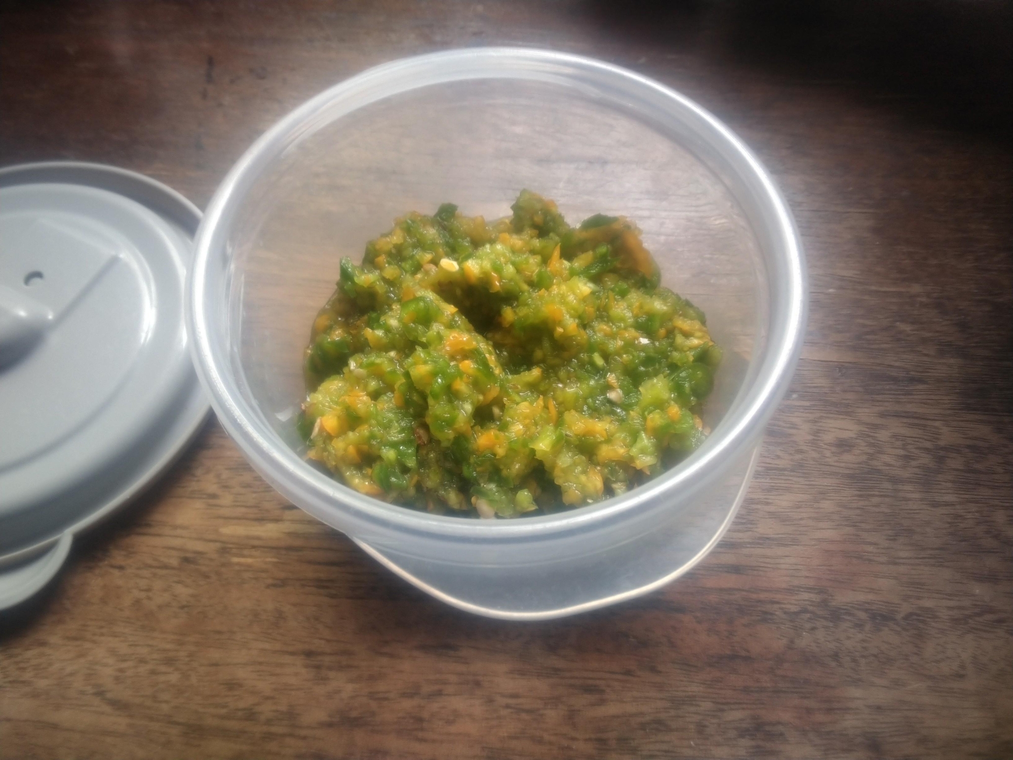 ゆず皮とハラペーニョの辛くて美味しいやつ