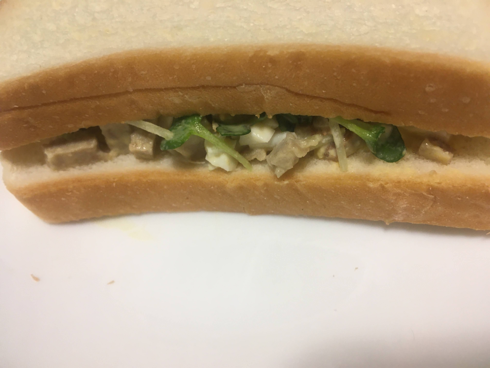マルシンハンバーグとかいわれ大根の卵サンド