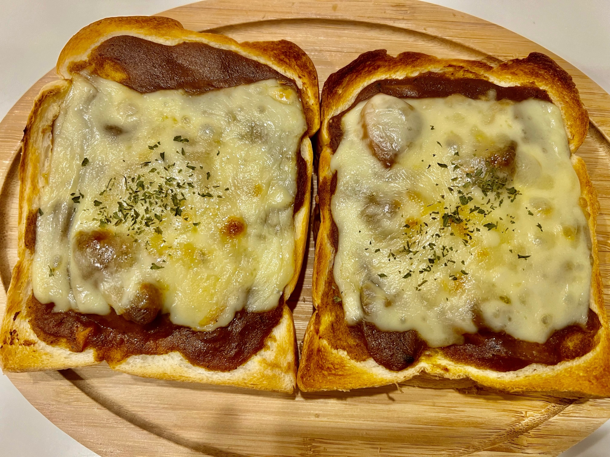 【簡単・節約】残ったカレーで♪カレーチーズトースト