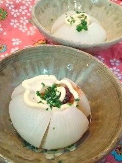 玉ねぎと味噌マヨ♪おいしい～(*^。^*)
新玉ねぎはこの季節のご馳走ですね。
たっぷり食べられるレシピ、ありがとうございます。