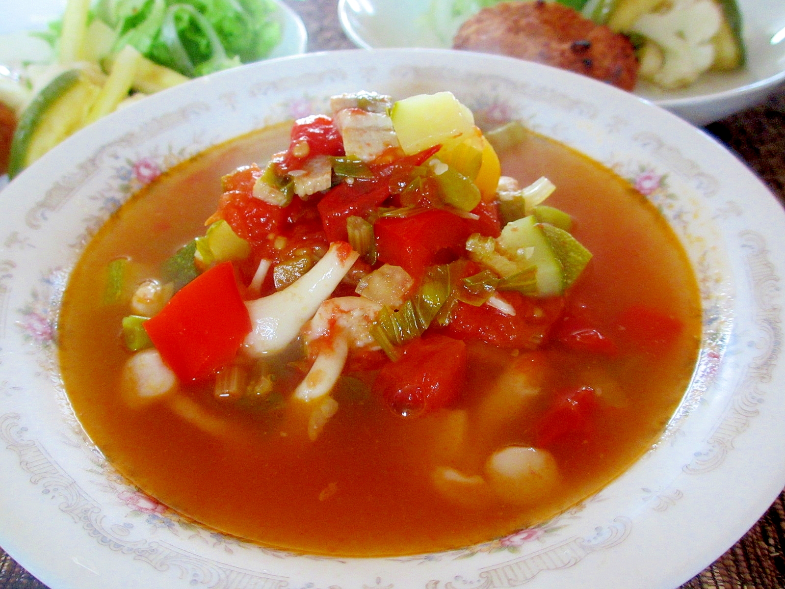 夏野菜と塩豚の具沢山スープ