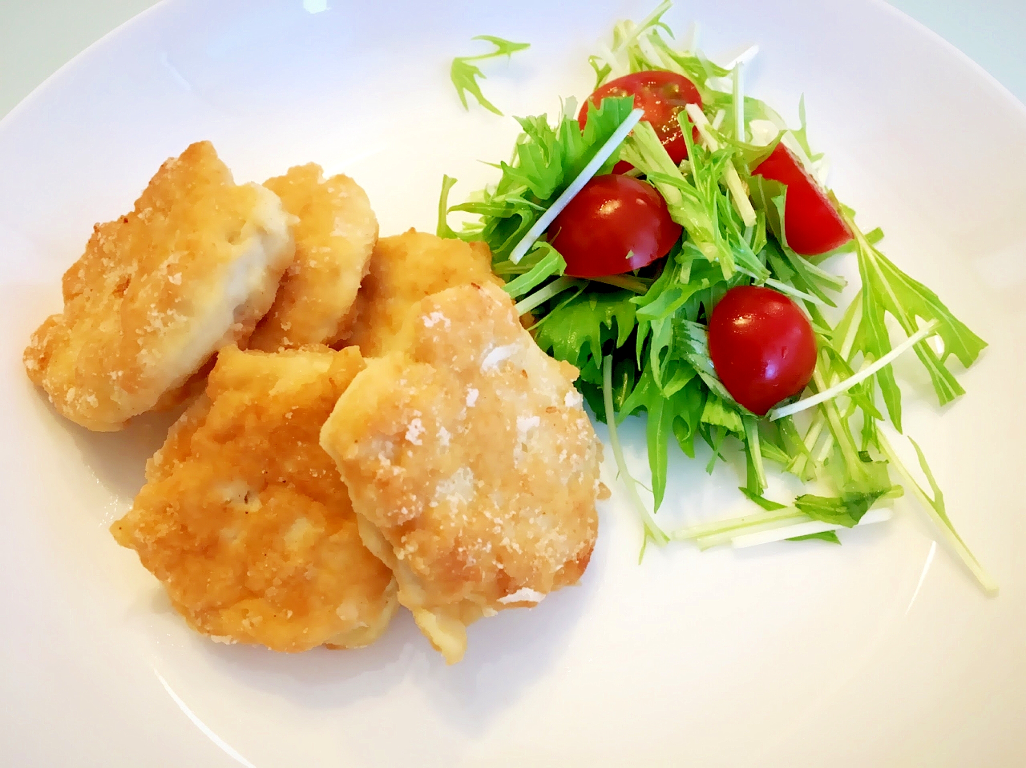 簡単ふわふわ！鶏むね肉と豆腐の揚げ焼きナゲット