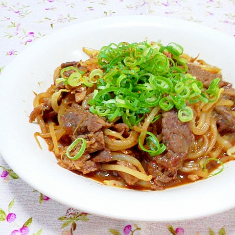 香ばしウマ~♪お安い牛肉ともやし炒め