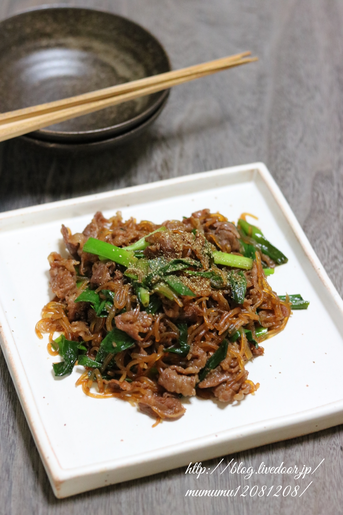 基本の和食・牛肉と糸こんにゃくの炒め煮。