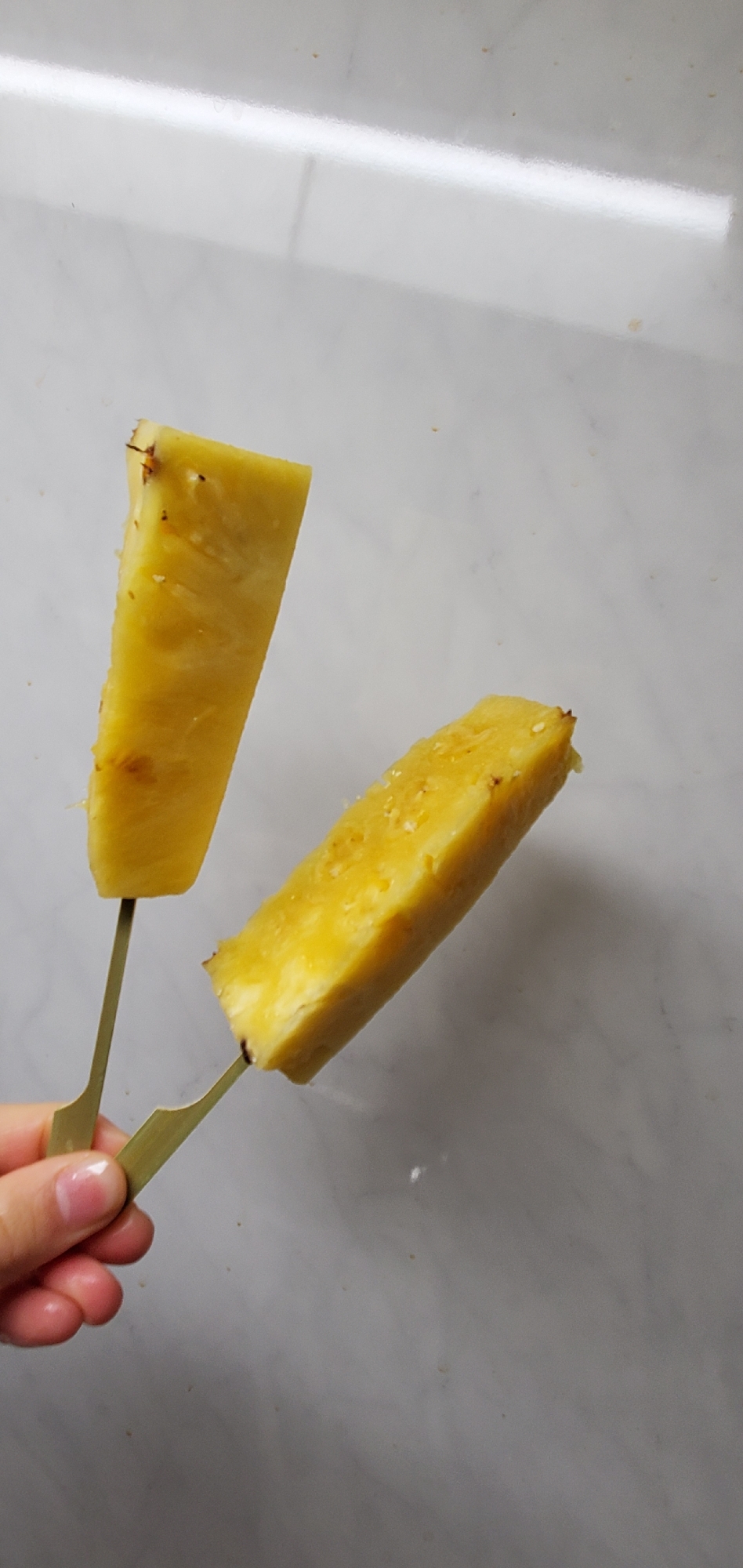 簡単！基本のパイナップルの切り方&冷凍保存