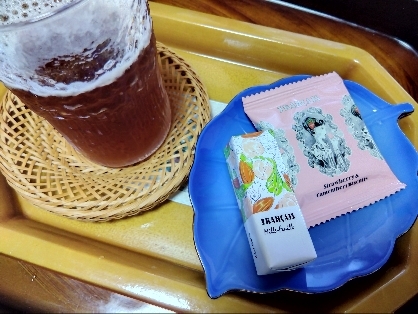 黒糖シナモンアイスコーヒーとクッキーෆ˚*