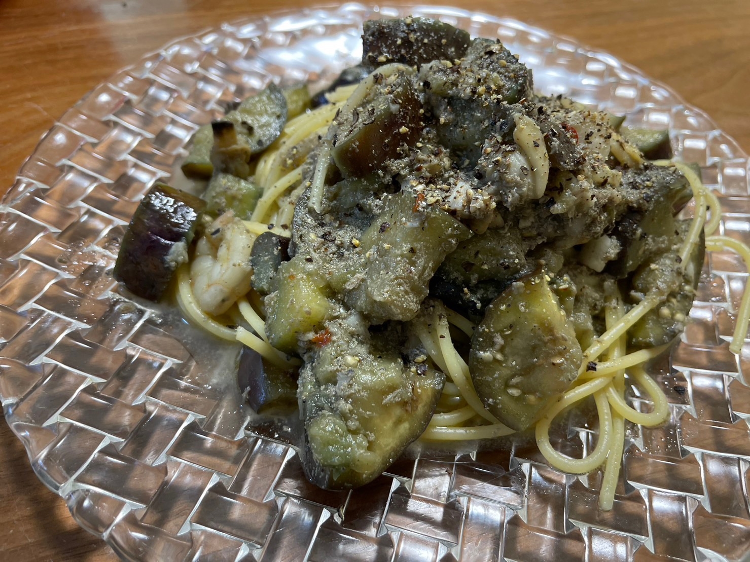 茄子とレバー、シーフードのパスタ