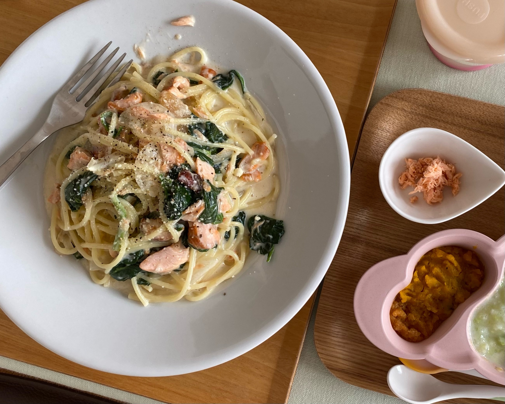 余った離乳食で！鮭とほうれん草のクリームパスタ