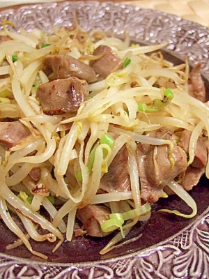 節約料理 根太もやしと砂ずりの炒めもの