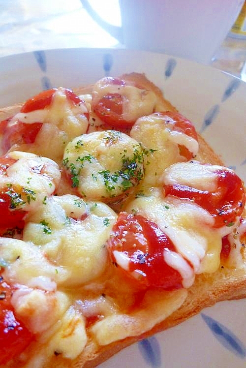 [お手伝いレシピ]☆プチトマトのピザトースト☆