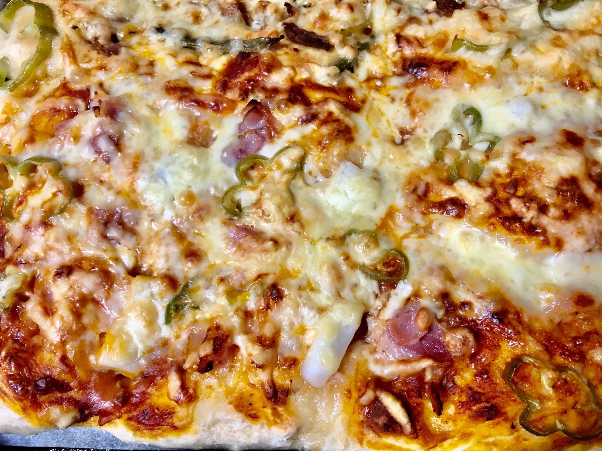 冷凍イカ使用★イカとベーコンのチーズたっぷりピザ
