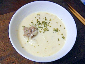 野菜と肉団子の豆乳スープ