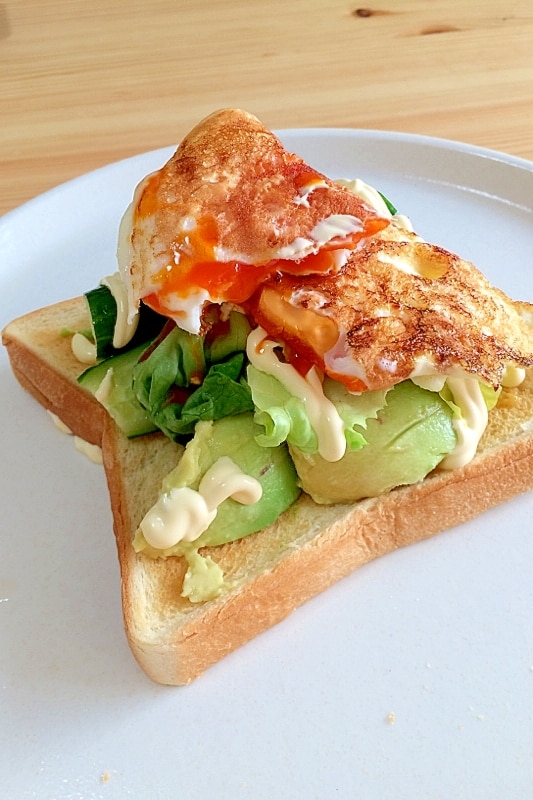 String Ting ブランチ アボカド 目玉焼き トースト ブランチに☆アボカド目玉トースト レシピ・作り方 by きのこの