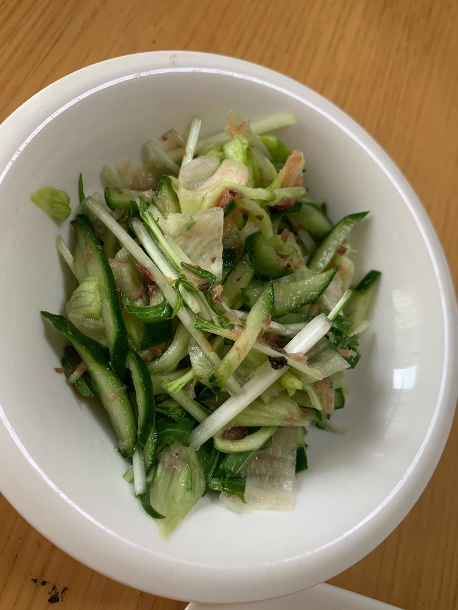 水菜とレタスときゅうりの梅サラダ