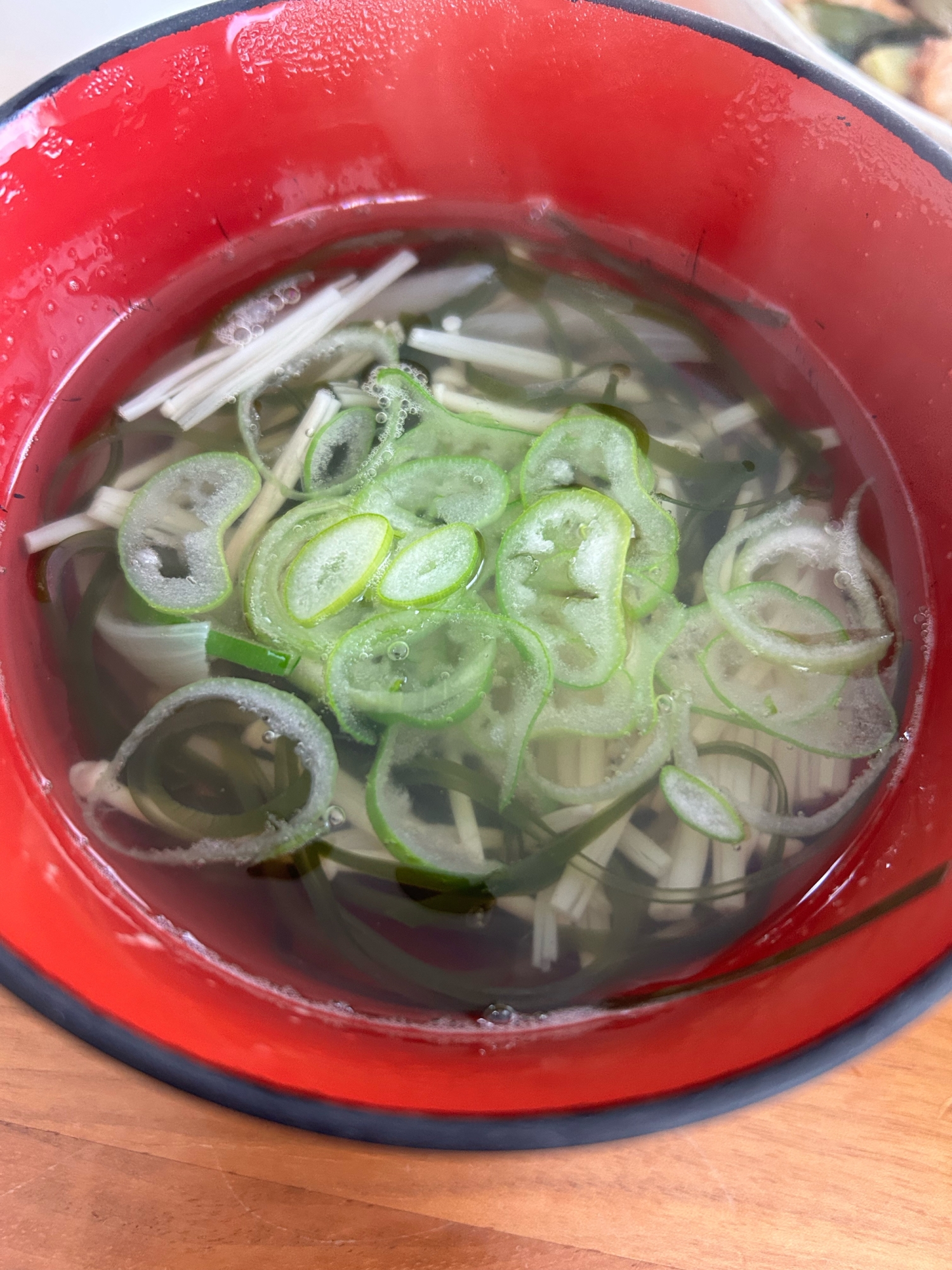 えのきと刻み昆布とネギのお吸い物