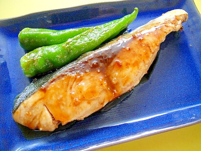 ブリのにんにく照り焼き 万願寺唐辛子添え レシピ 作り方 By Mint 楽天レシピ ブリのにんにく照り焼き 万願寺唐辛子添え レシピ 作り方 By Mint 楽天レシピ