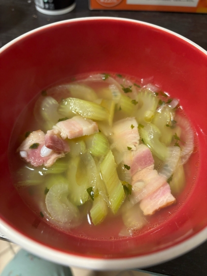 セロリとベーコンのスープ