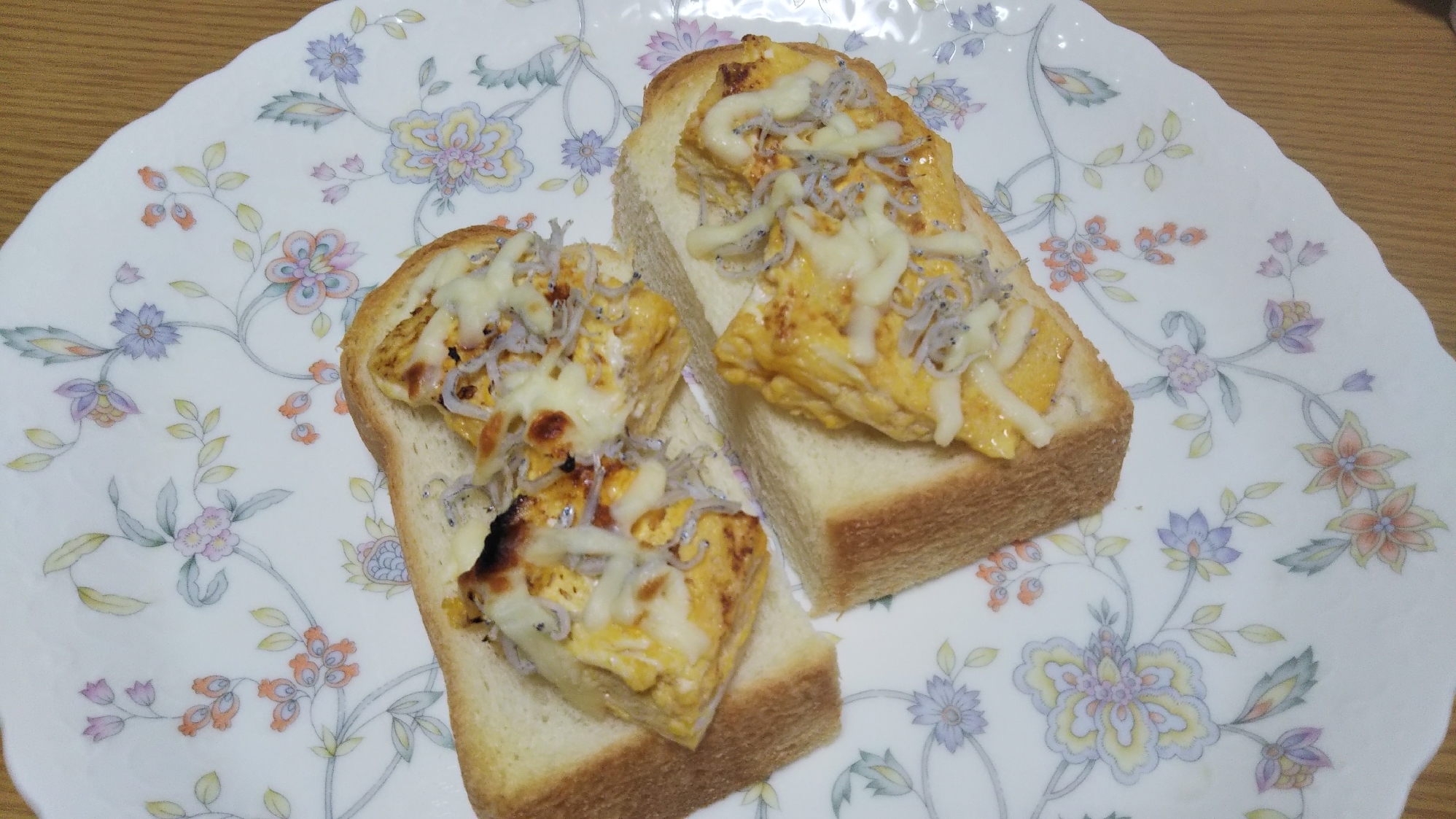 卵焼きとしらすとチーズのトースト☆