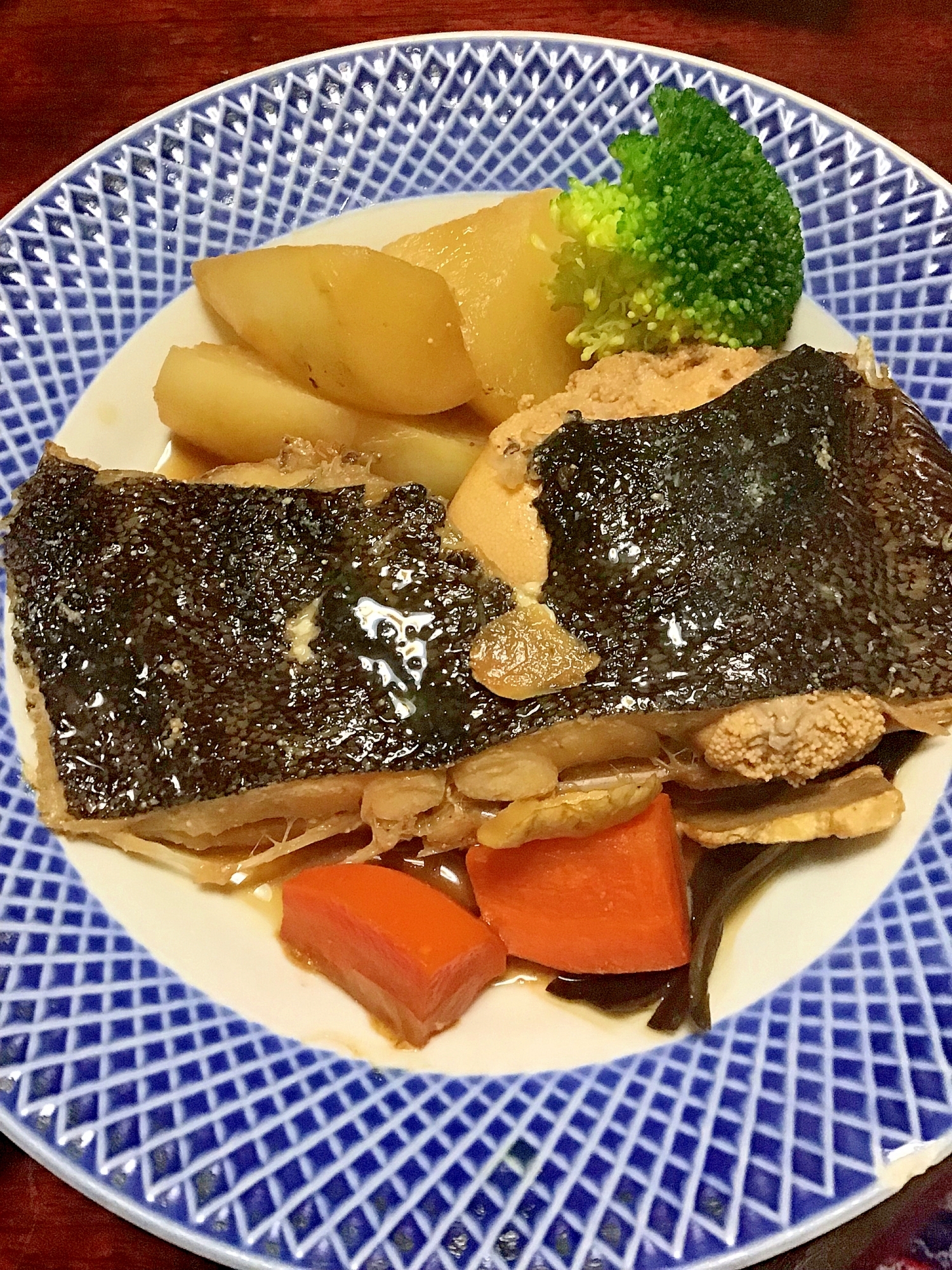 カレイと根菜の煮付け。