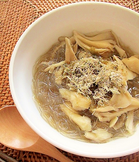 とってもヘルシー♪舞茸と春雨の昆布茶煮