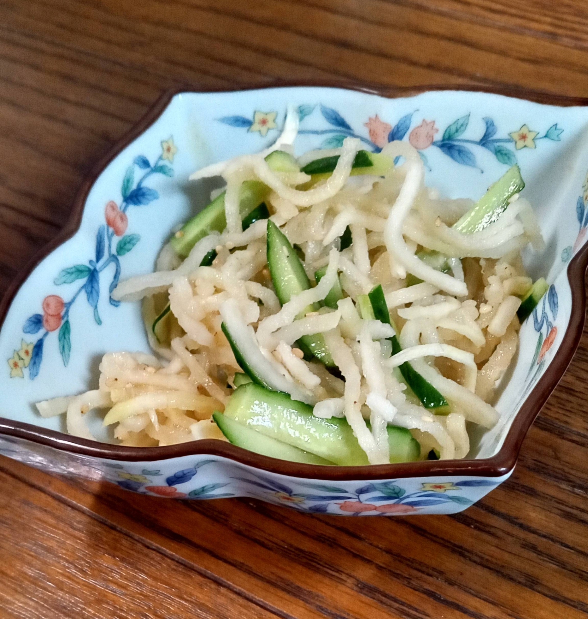 切り干し大根ときゅうりの麺つゆ和え