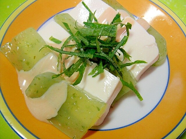 刺身こんにゃくと豆腐の青じそヨーグルトサラダ レシピ・作り方 by