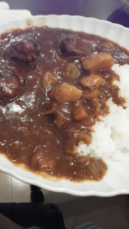 ミートボールカレーうまいですよね～（　´∀｀）

ごちそうさまでした☆