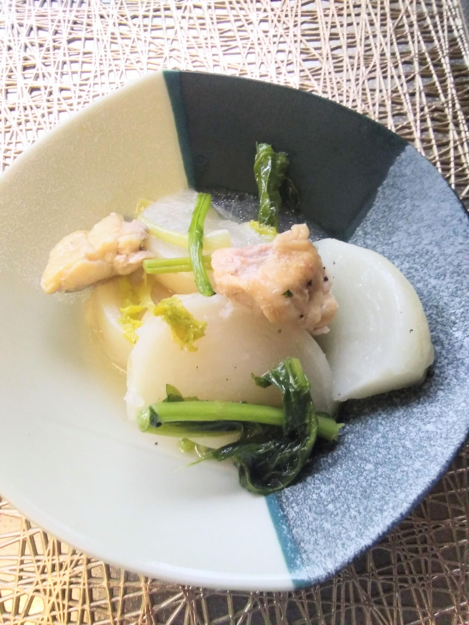 蕪と鶏もも肉のコンソメ煮
