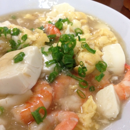ふんわり卵とお豆腐が胃にも優しく、クーラーで冷え切った身体にとってもおいしかったです。ごちそうさま！