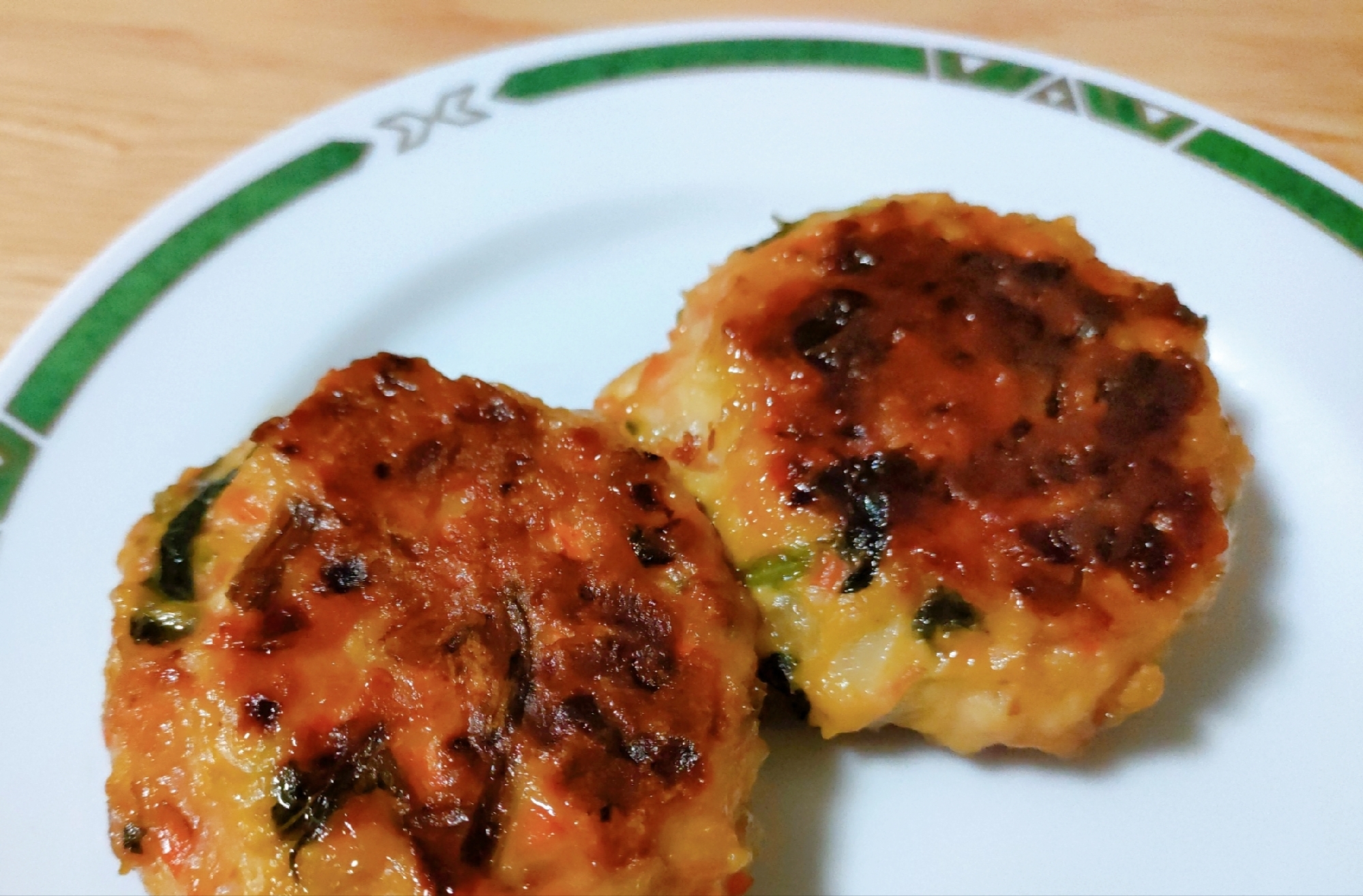 食べきり☆人参とほうれん草の野菜たっぷり鶏つくね