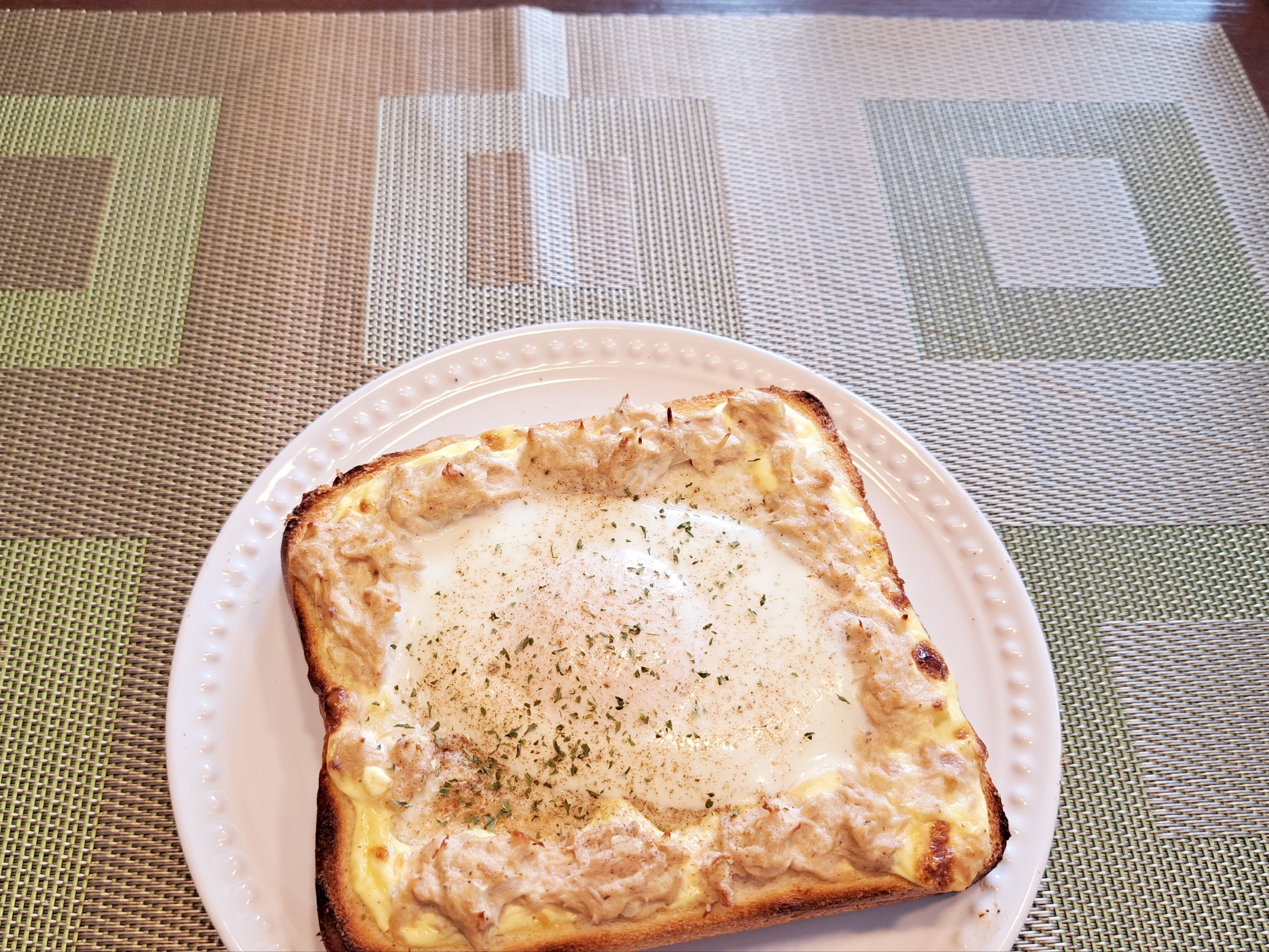 ツナマヨ 目玉焼きトースト