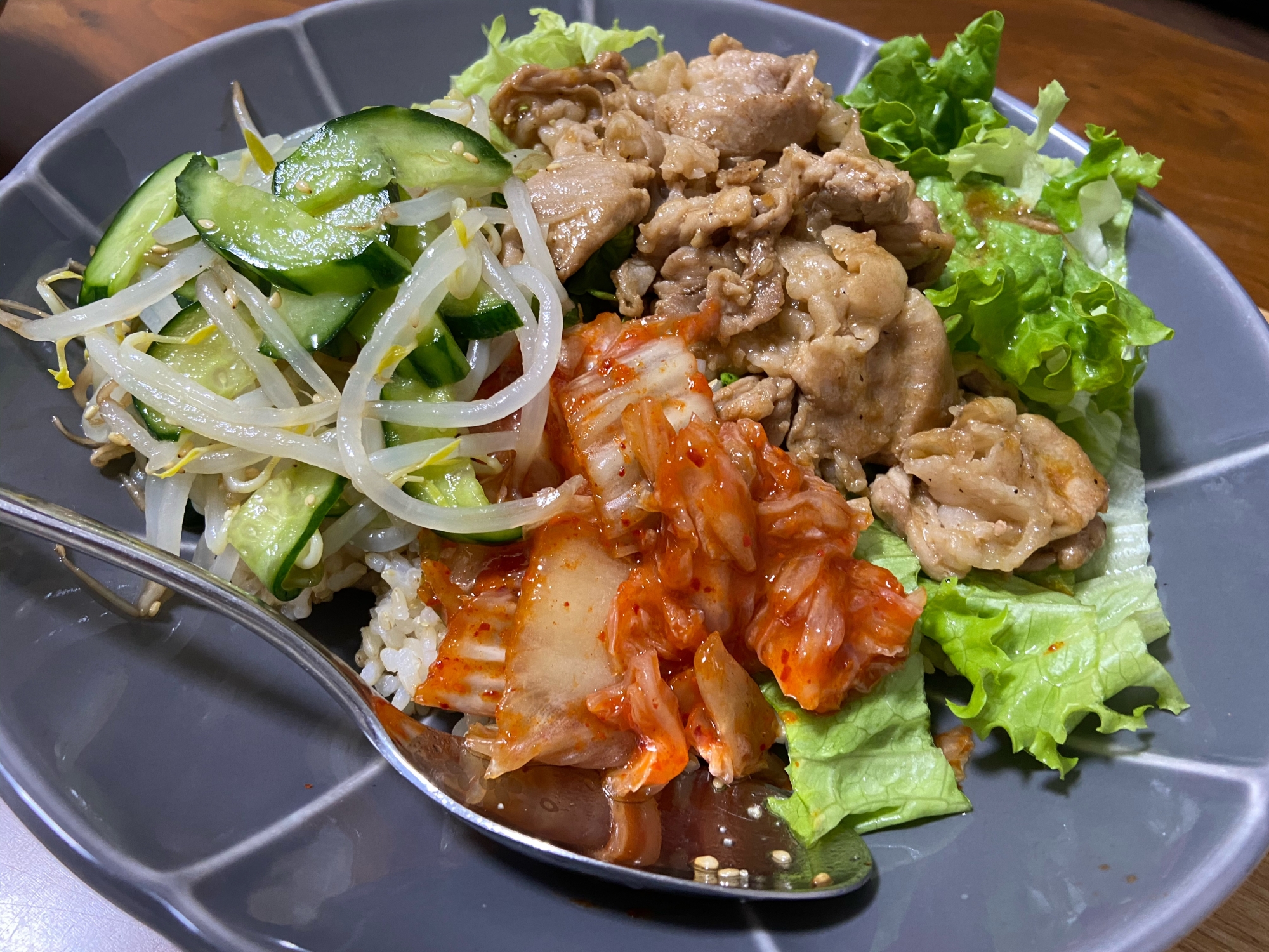 ビビンバ風！野菜たっぷり焼肉丼