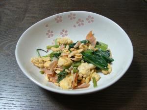 小松菜と卵で簡単炒め物♪