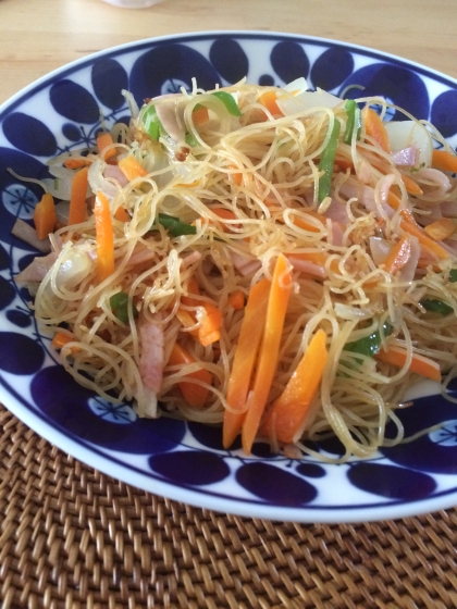 お肉無かったのでハムで…
野菜沢山食べられて美味しかったです！
ごちそうさまです♪