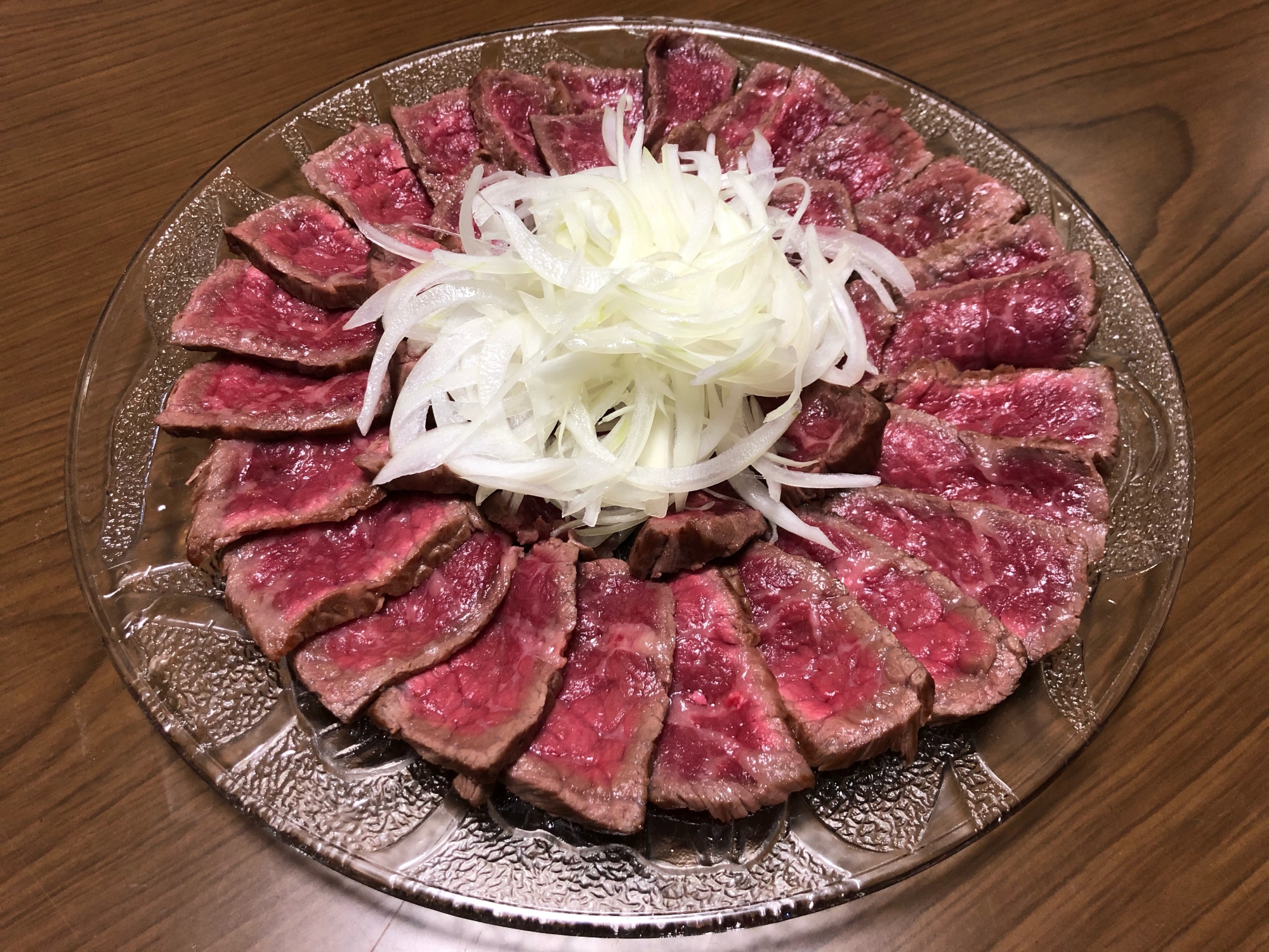 にんにくとポン酢でいただく簡単牛のたたき！