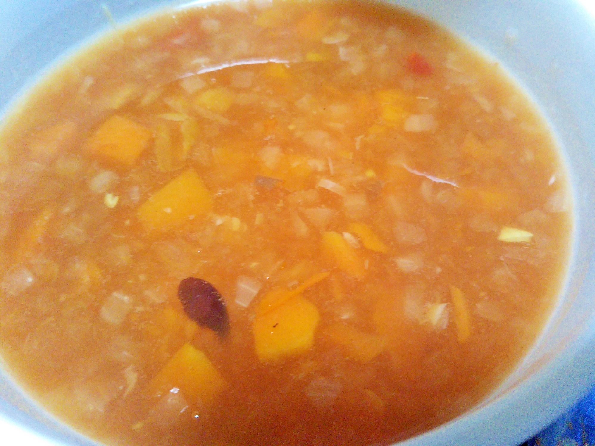 玉ねぎと人参のトマトスープ