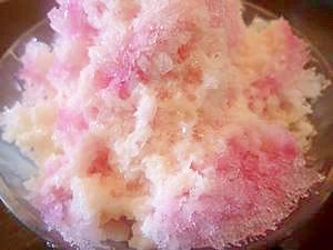 苺練乳カルピスかき氷